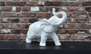 Elefant aus Keramik